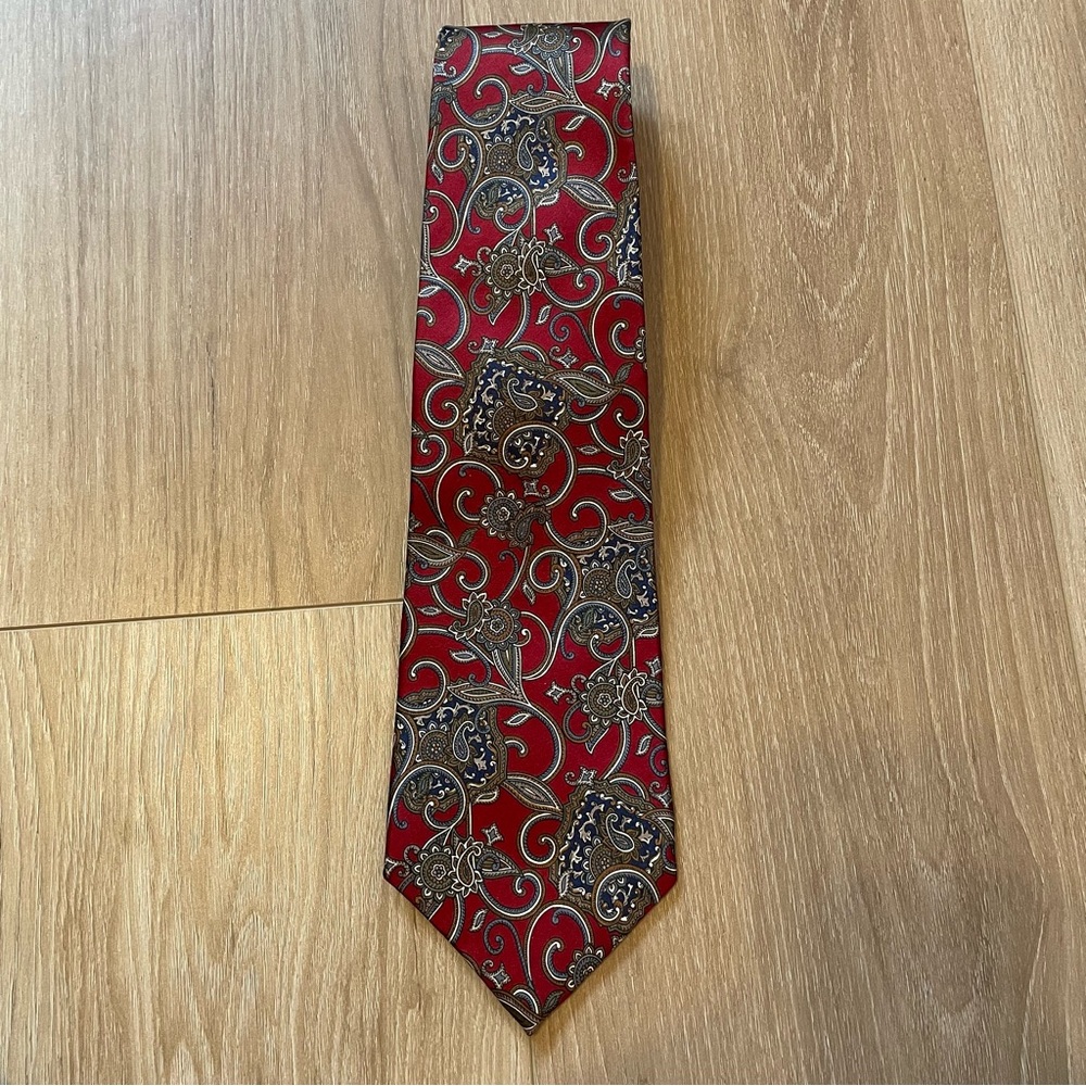 Vintage‎ Oscar de la Renta Red Paisley Tie 100% silk
